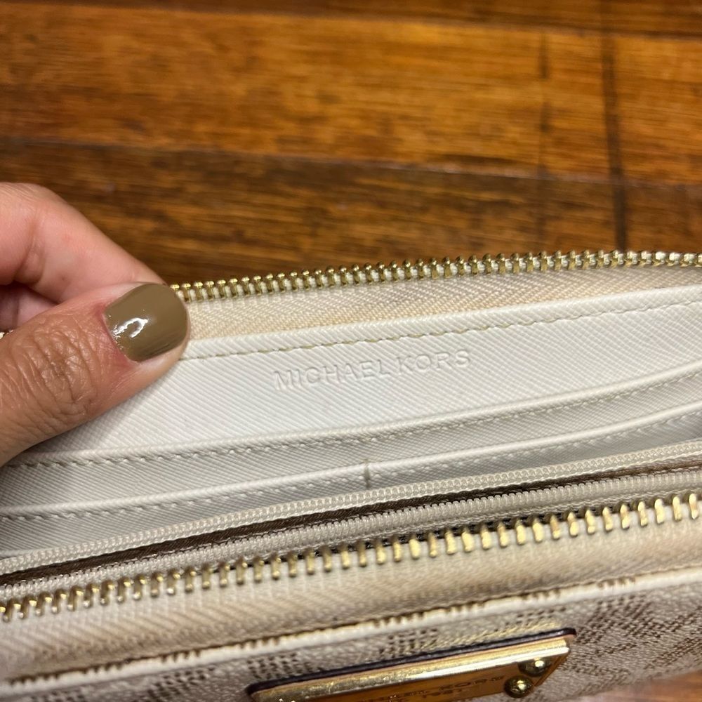 Michael Kors Tan and Beige Wristlet Long Wallet - Picture 5 of 14